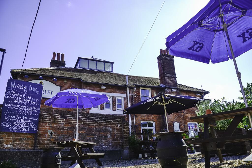 Waverley Inn Newport  Exterior photo