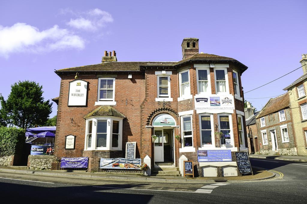 Waverley Inn Newport  Exterior photo