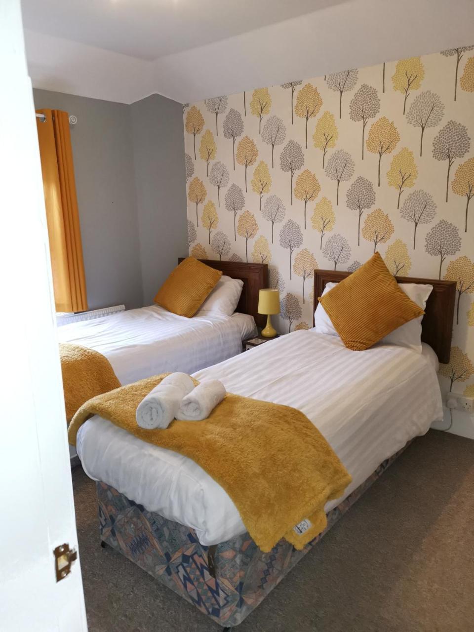 Waverley Inn Newport  Room photo